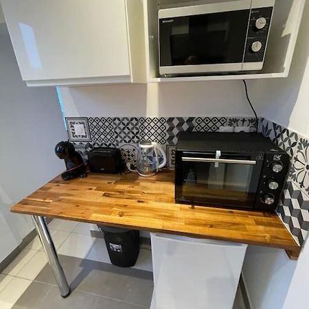 Le Sunny-Hyper Centre -Proche Gare - Paisible -Wifi Hd -Netflix-Ideal Couple Business Et Famille Ниор Екстериор снимка