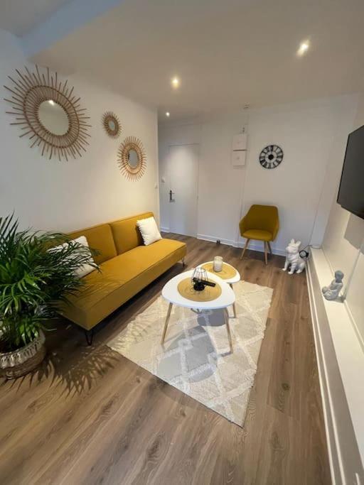 Le Sunny-Hyper Centre -Proche Gare - Paisible -Wifi Hd -Netflix-Ideal Couple Business Et Famille Ниор Екстериор снимка