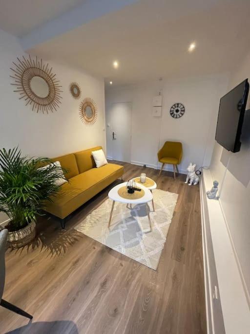 Le Sunny-Hyper Centre -Proche Gare - Paisible -Wifi Hd -Netflix-Ideal Couple Business Et Famille Ниор Екстериор снимка